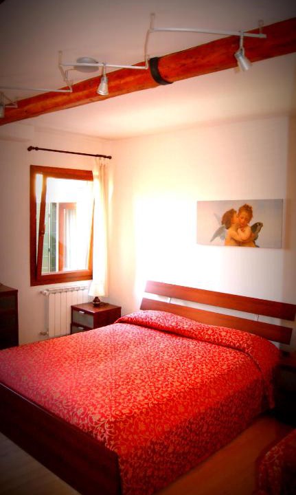 Santa Croce Apartment | Venice Resorts