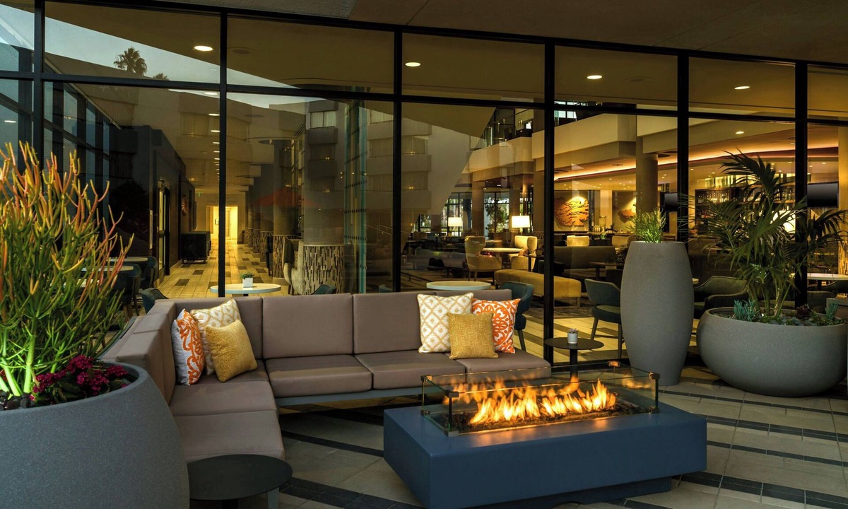 Pierpont Bay Hotel | Ventura Beach Marriott