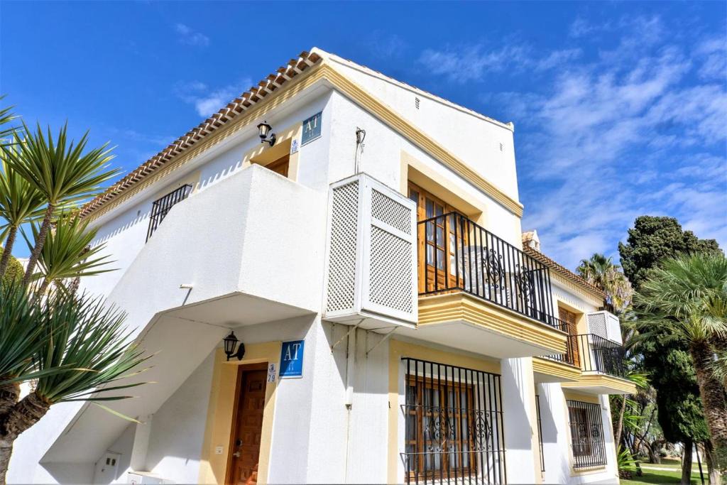 Puerto Rey Apartment | VERACOAST 80