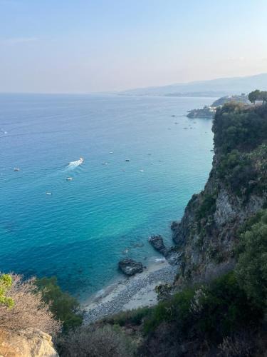 Copanello Apartment | Verde Acqua boutique flat vista mare
