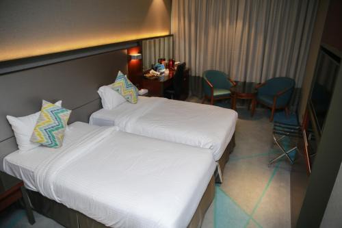 Al Muraqqabat Hotel | Versailles by Vieras Hotel