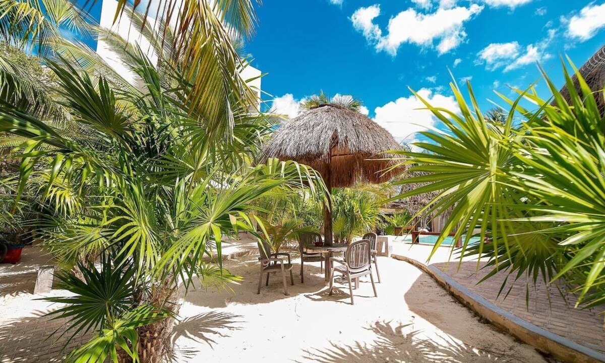 Merida Apartment | Very chic 3BR Condo, tons of amenities, 1 block fr