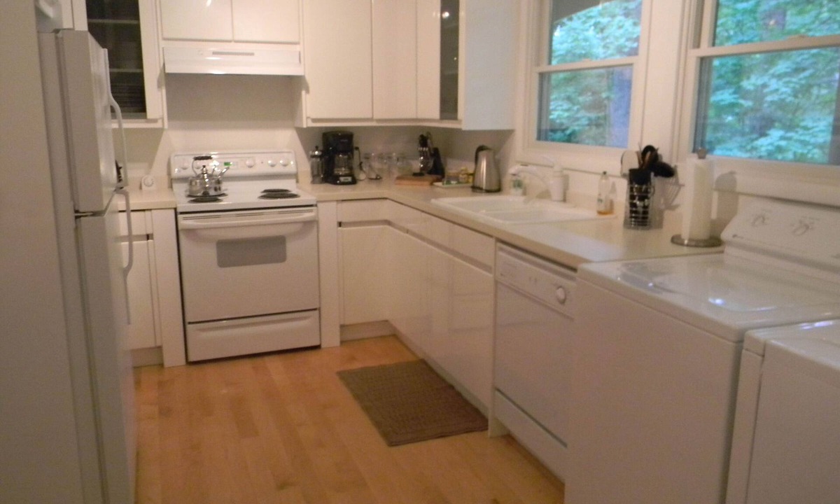 Mount Vernon House | Very clean, comfortable home within walking distance of beautiful Kenyon College