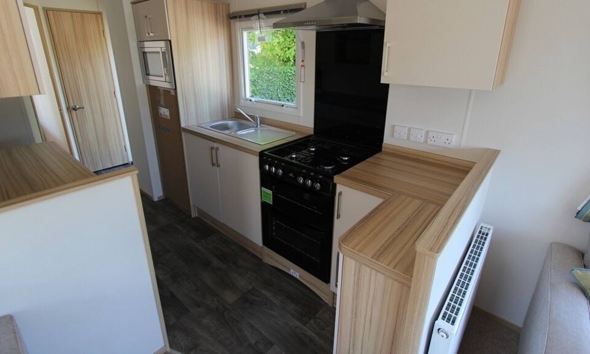 Edinburgh House | Very comfortable caravan situated on a very popular and well maintained park.
