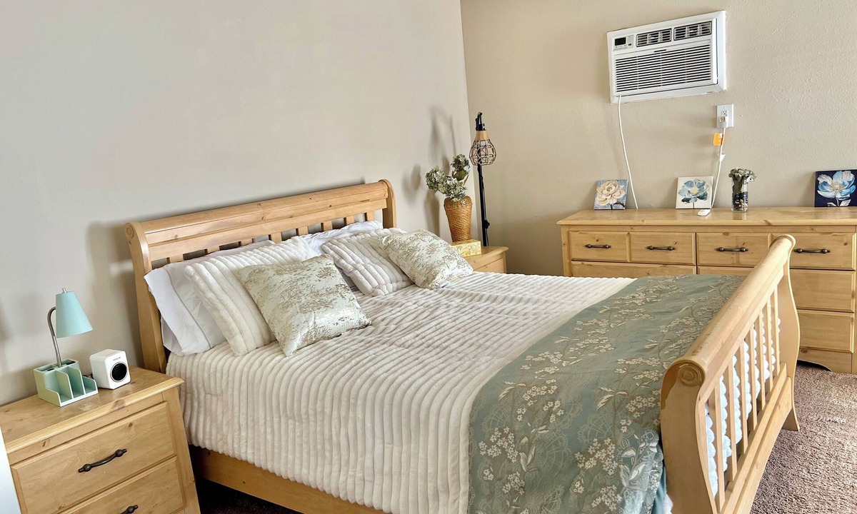 East Hemet Apartment | Very Lucky POOL home, is a very cozy guesthouse close to Soboba and Idyllwild.