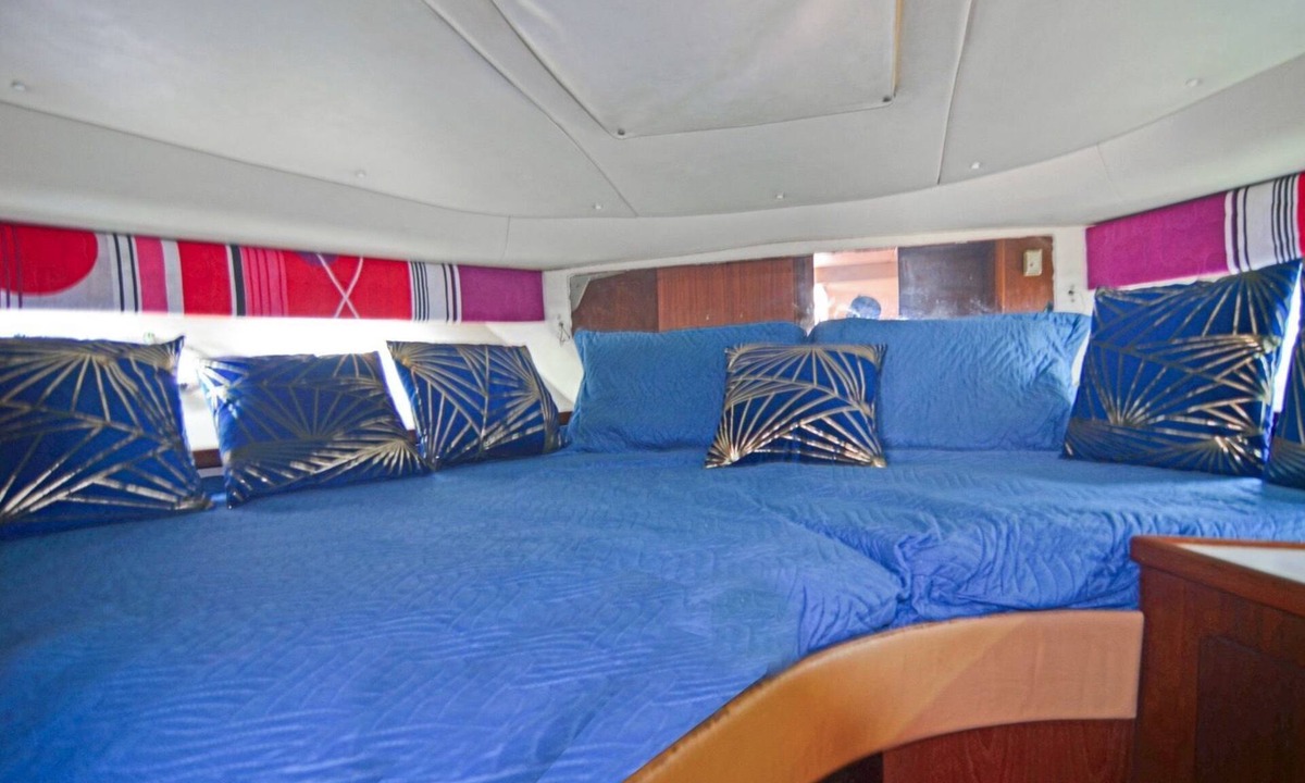 La Romana Boat Rental | Very luxurious accommodation on a boat, room, bathroom and fine wood finishes.