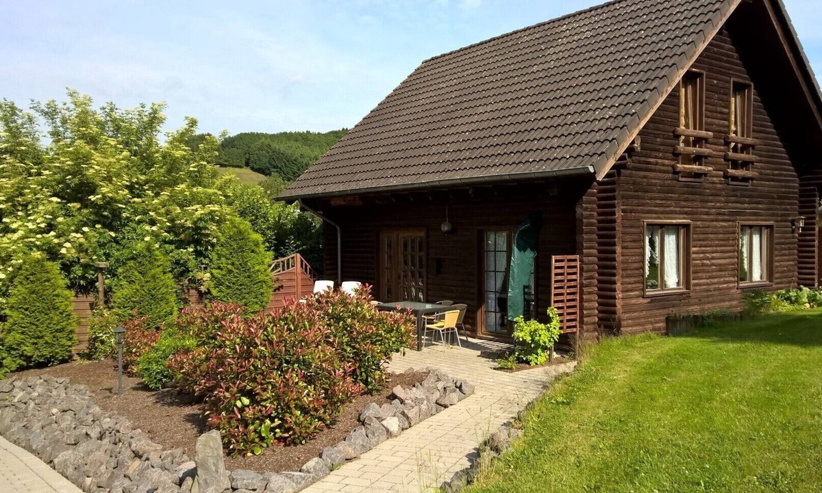 Stadtkyll House | Very nice and spacious wooden house in the heart of the Eifel