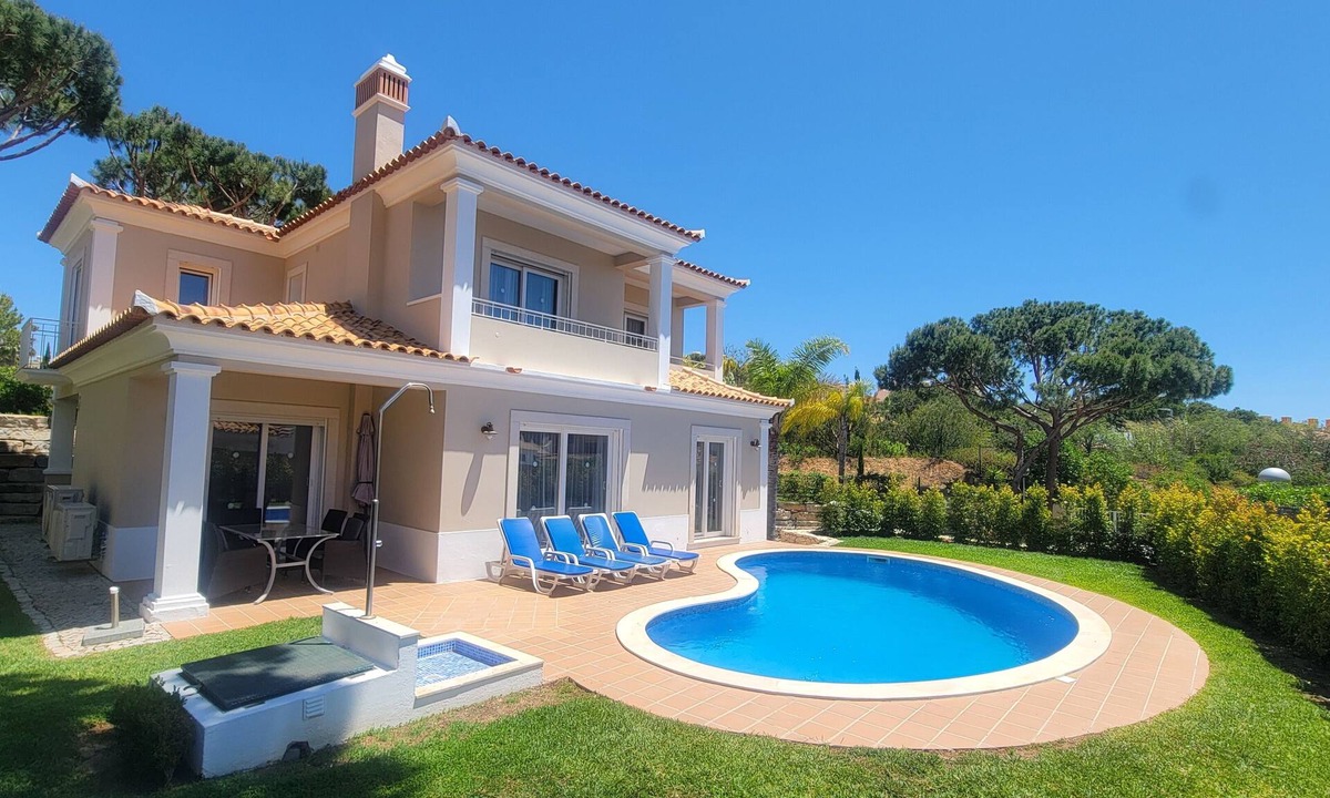 Quarteira Villa | Very nice house fully equipped, wonderful terrace with garden, garage