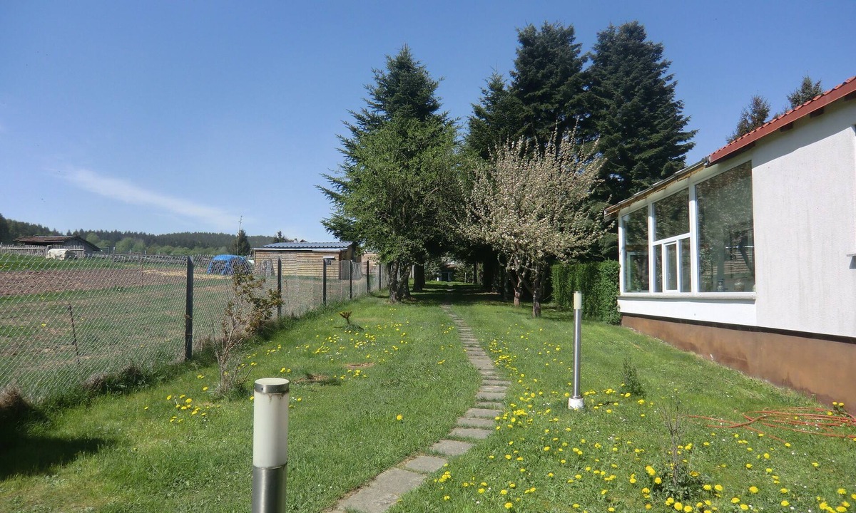 Leinatal House | Very quiet bungalow, right on the forest, pets welcome.