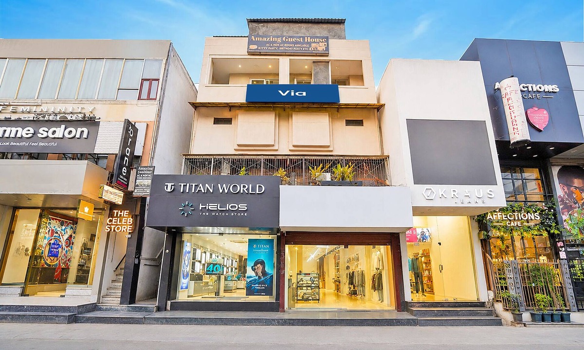 Rajouri Garden Hotel | Via Amazing Guest House