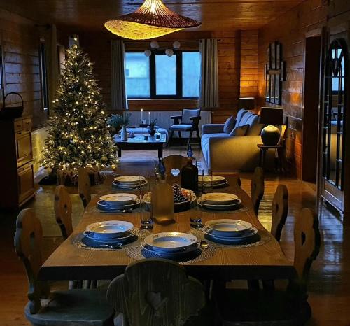 Bistra House | VIA AURUM Modern-rustic guesthouse in Transylvania