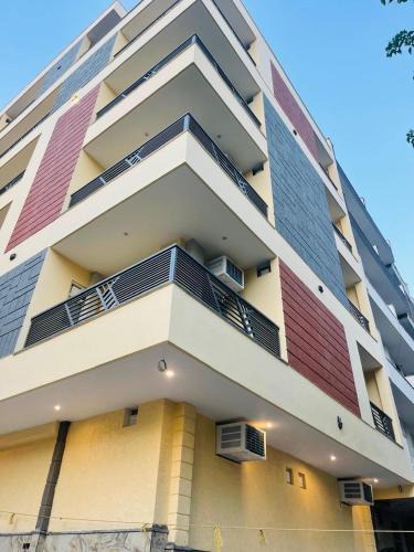 DLF City Apartment | Vibe cyberhub