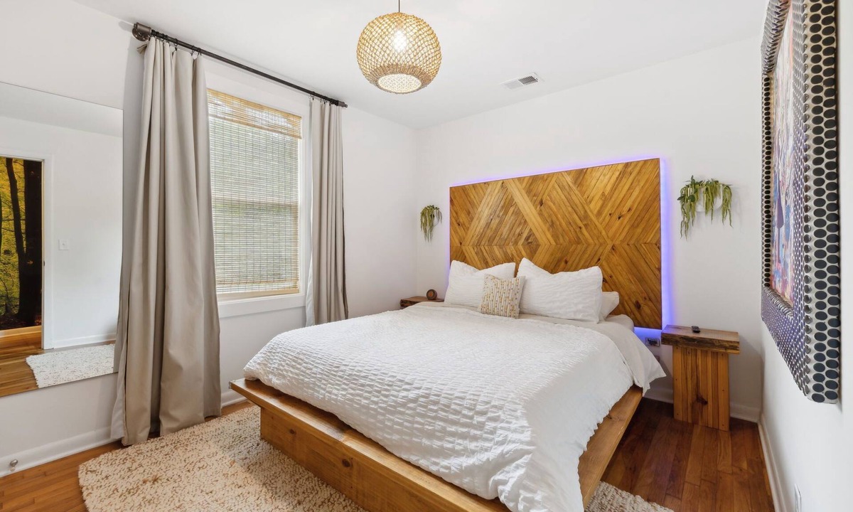 Heron Walk House | Vibey 2-bedroom unit in duplex in Nashville