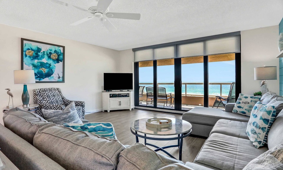 Sand Key Condo | Vibrant ocean view condo with hot tub tennis court pool WD balcony and grill