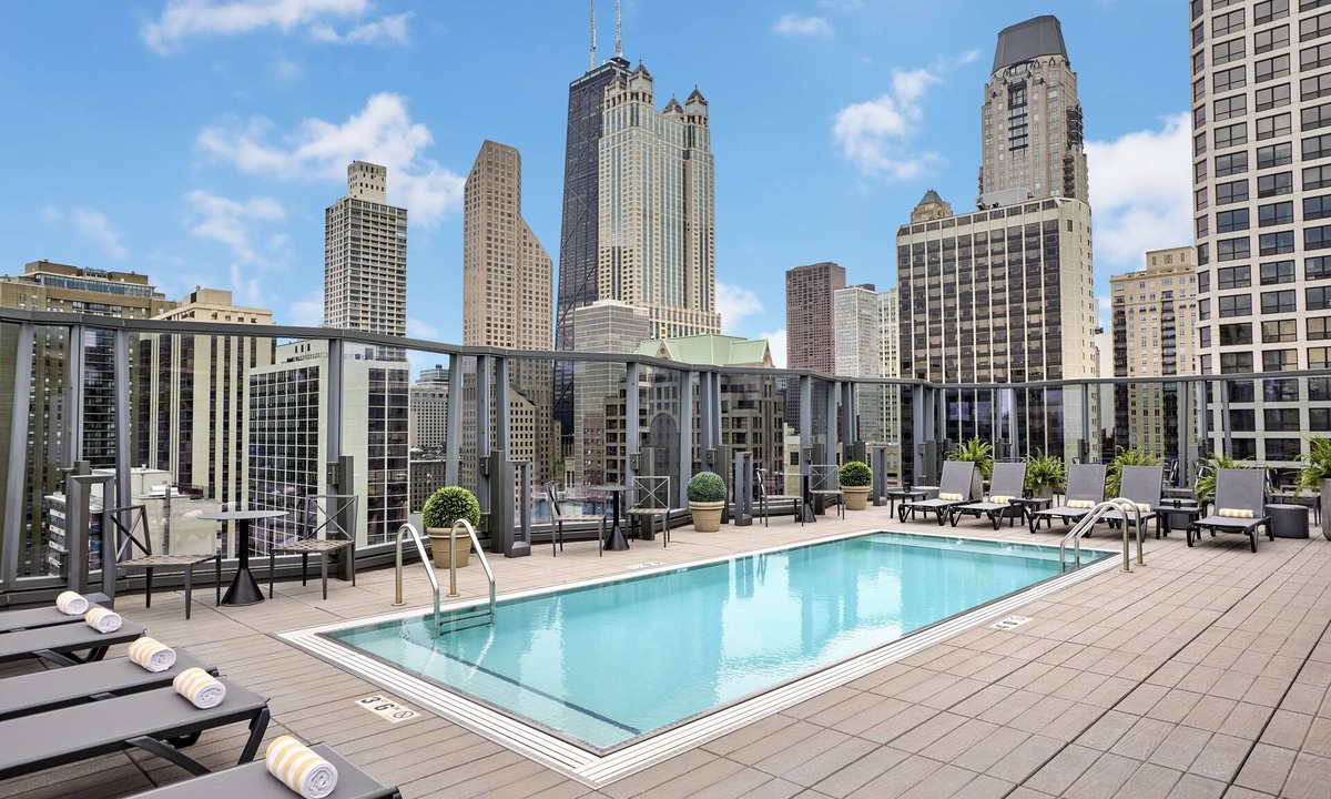 Rush and Division Hotel | Viceroy Chicago
