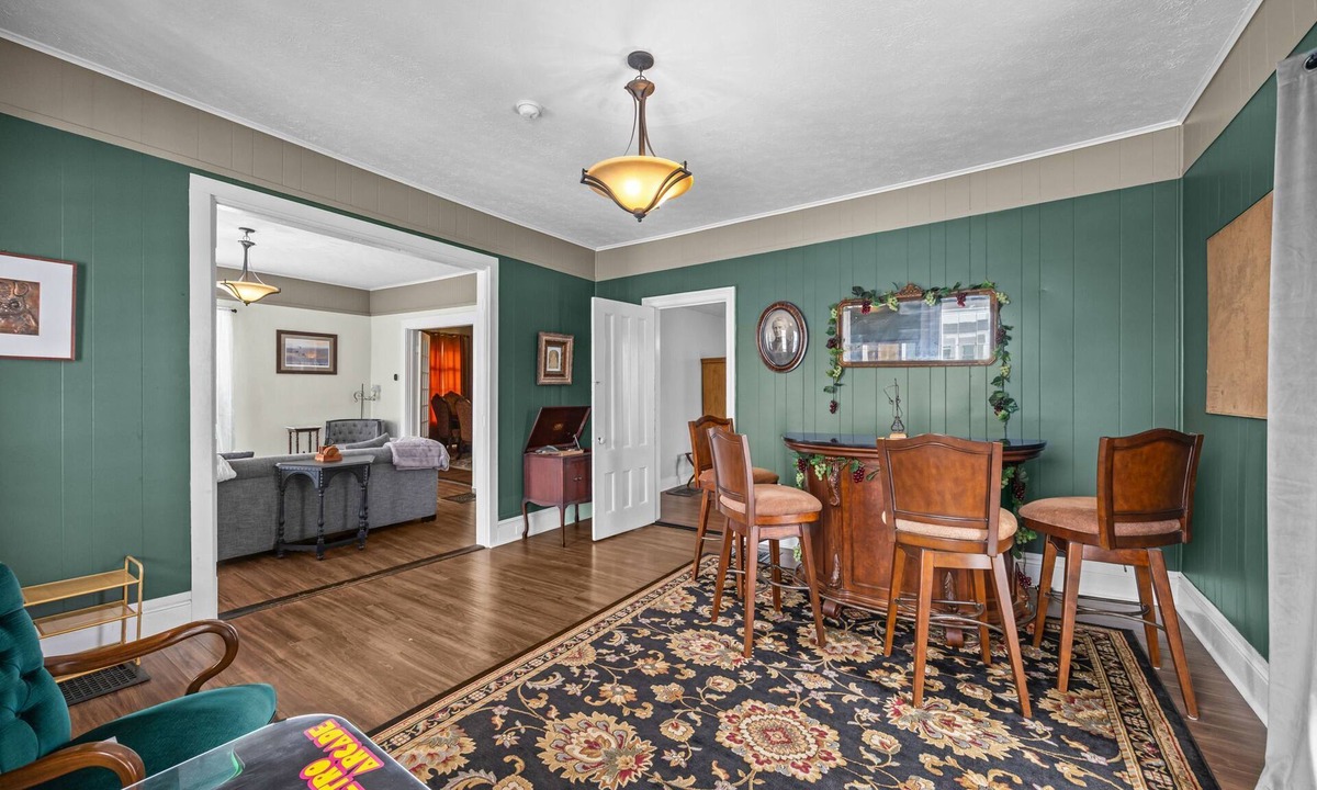 Penn Yan House | Victorian Home in Penn Yan ~ 1 Mi to Keuka Lake!