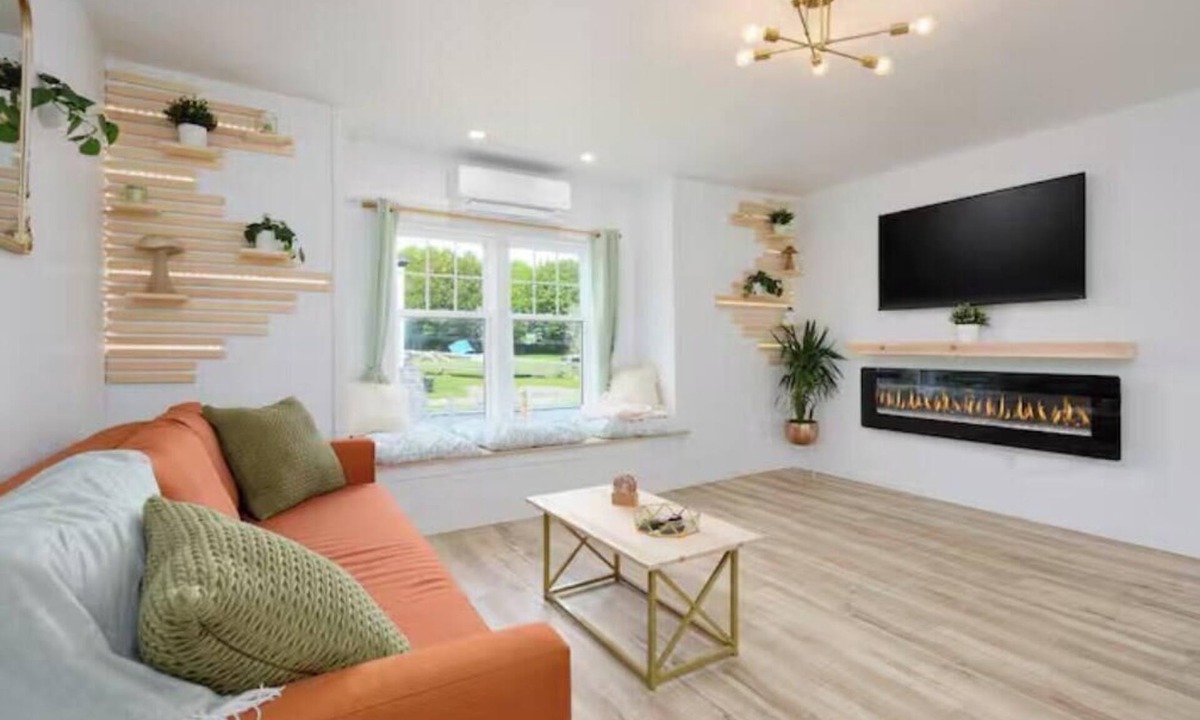 Sydney Apartment | Victorian Penthouse 2 bedroom down town. Share Save