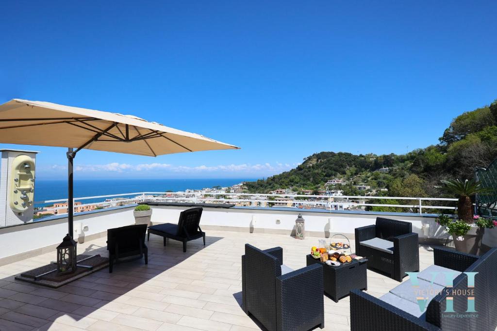 Casamicciola Terme Villa | Victory's Luxury House with Jacuzzi on the Roof