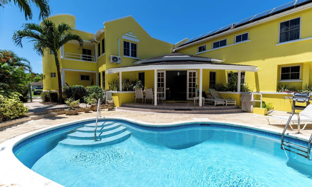 Lascelles Villa | Vida Mejor-Poolside (Private Pool)