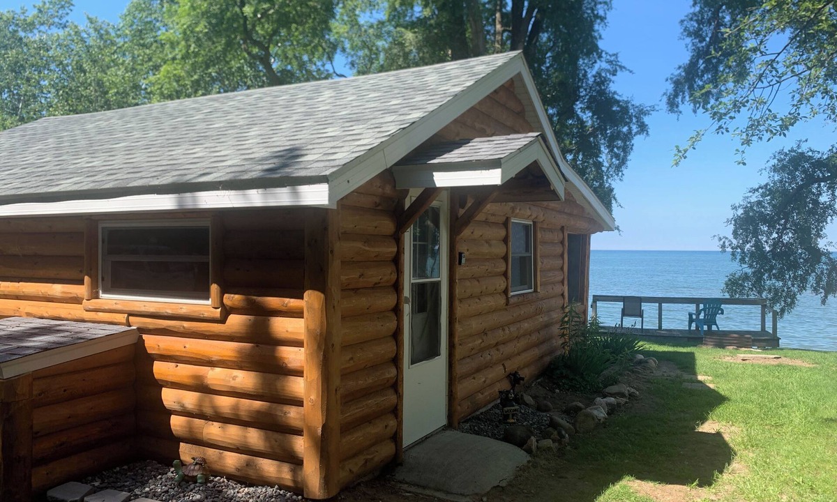 Port Hope Cottage | View glorious sunrises and sunsets from this cozy cabin right on Lake Huron! 🌅