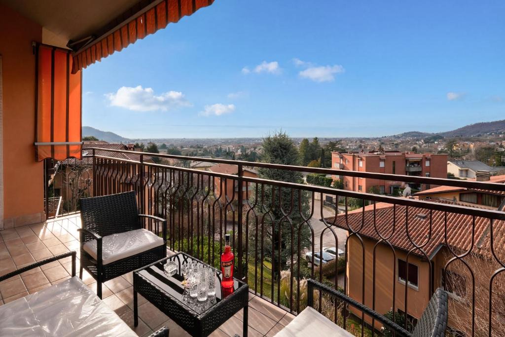 Alzano Lombardo Apartment | Viewpoint House