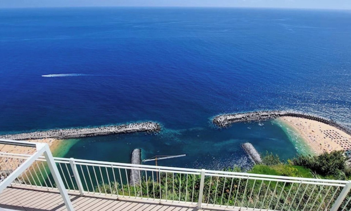 Lombo do Doutor Cottage | VIEWPOINT HOUSE