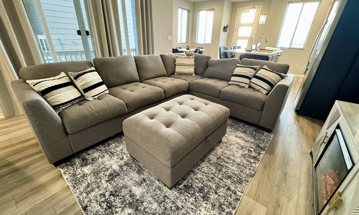 Commerce City House | Views and Adventure Awaits - Beautiful Townhome near Denver Int'l Airport