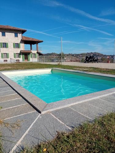 Costigliole d'Asti House | Vignot & Wine