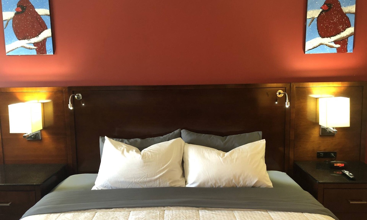 Lindsborg Hotel | Viking Motel