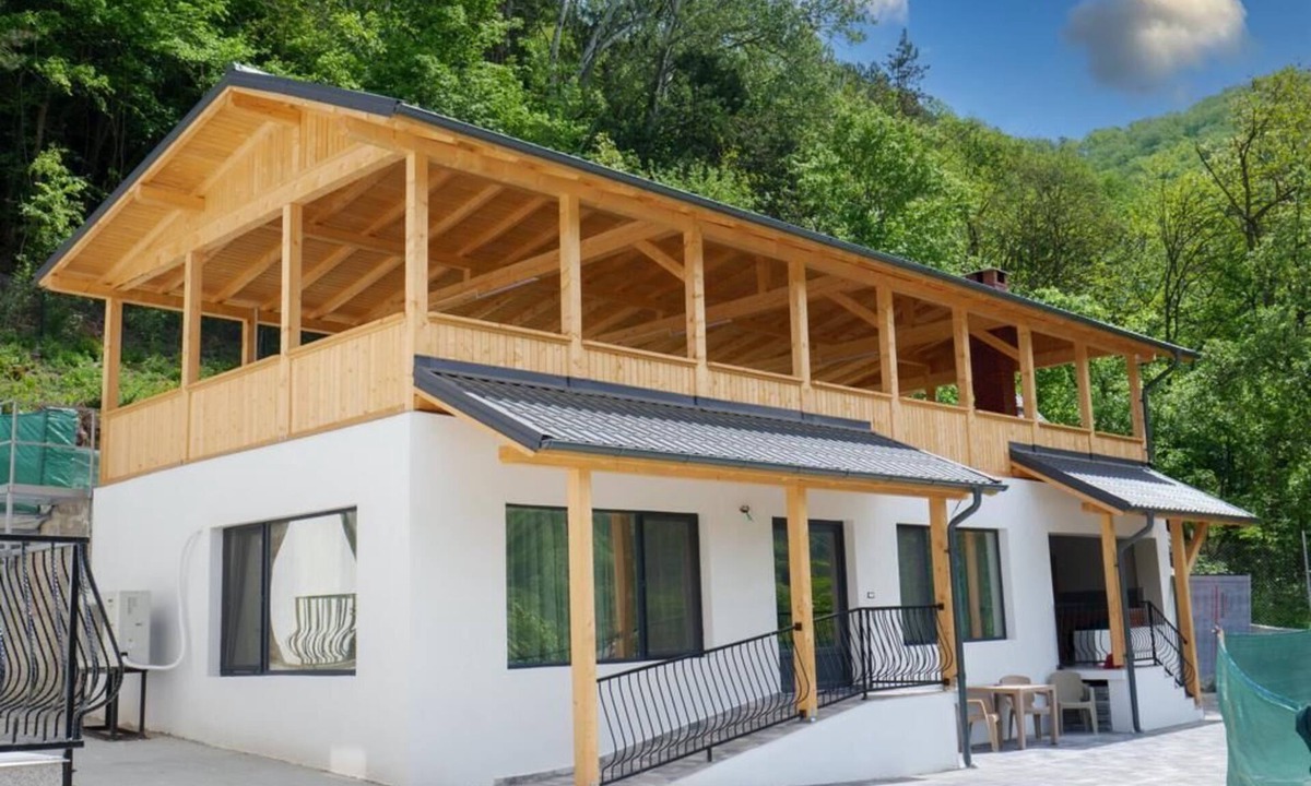 Calimanesti Hotel | VILA CASA BASARAB