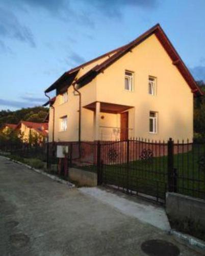 Geoagiu Cabin | Vila Costea