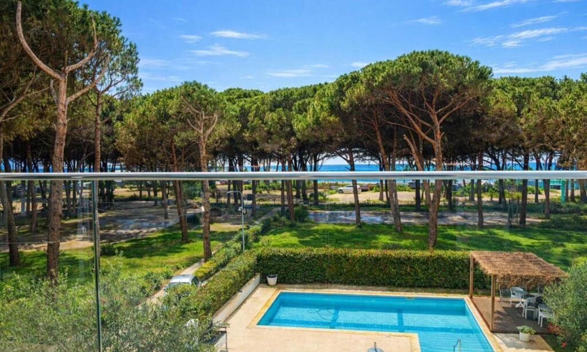 Golem House | Vila Eva