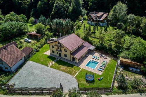 Jina House | Vila Mișu