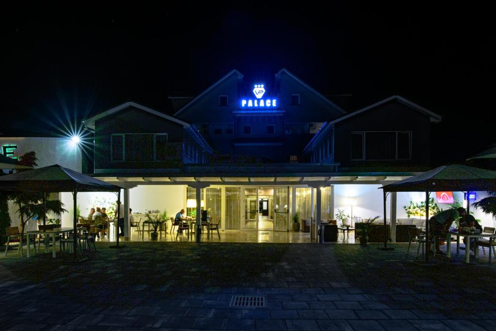 Caransebes House | Vila Palace