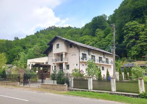 Tismana Hotel | Vila Tisa