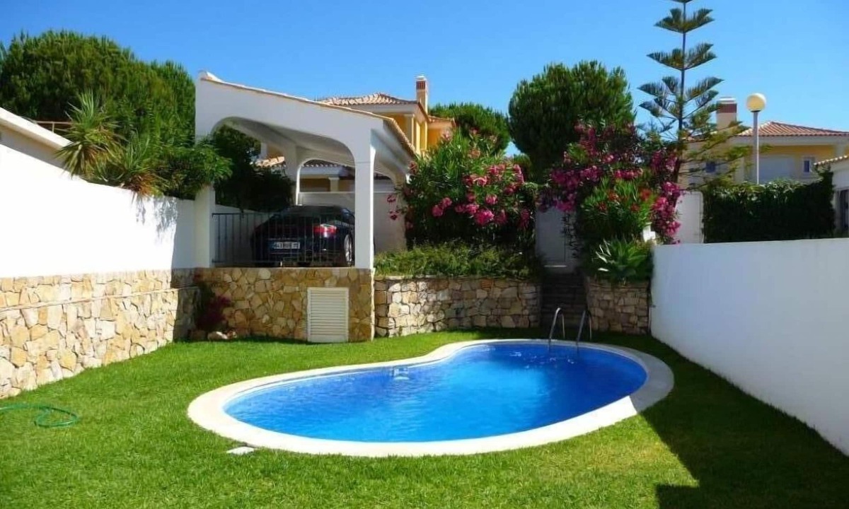 Quarteira Villa | Vilamoura villa with private pool near golf courses. WIFI GARTUITE