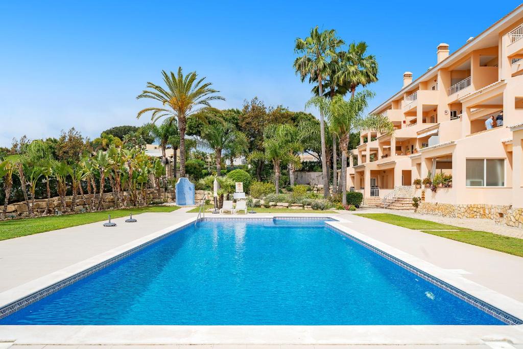 Vale do Garrao Apartment | Vilas Alvas -2 Bedroom Condo Vale do Lobo near the beach