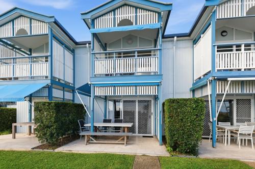Brisbane Waterfront Villa | Villa 3 Beach Front Tangalooma