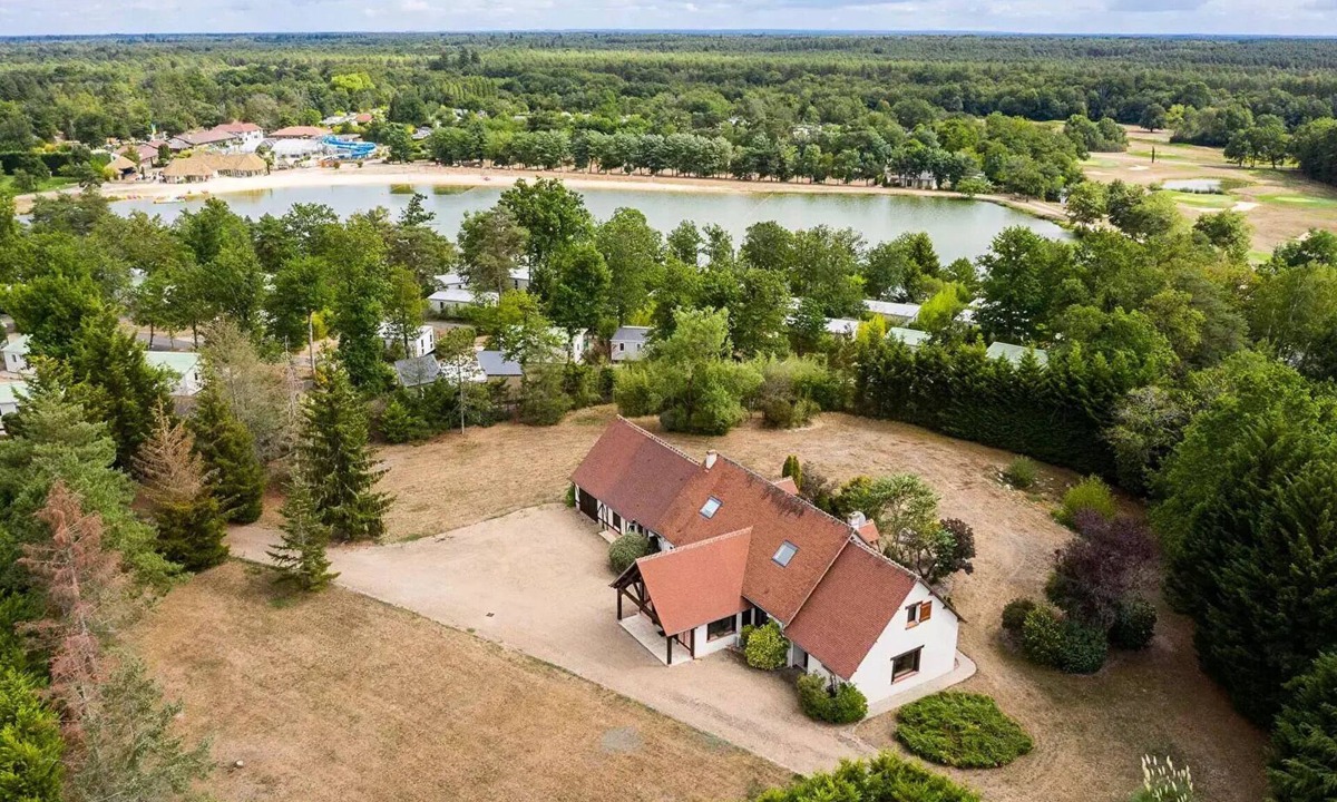 Pierrefitte-sur-Sauldre House | Villa 6 rooms 10 persons Air-conditioned *