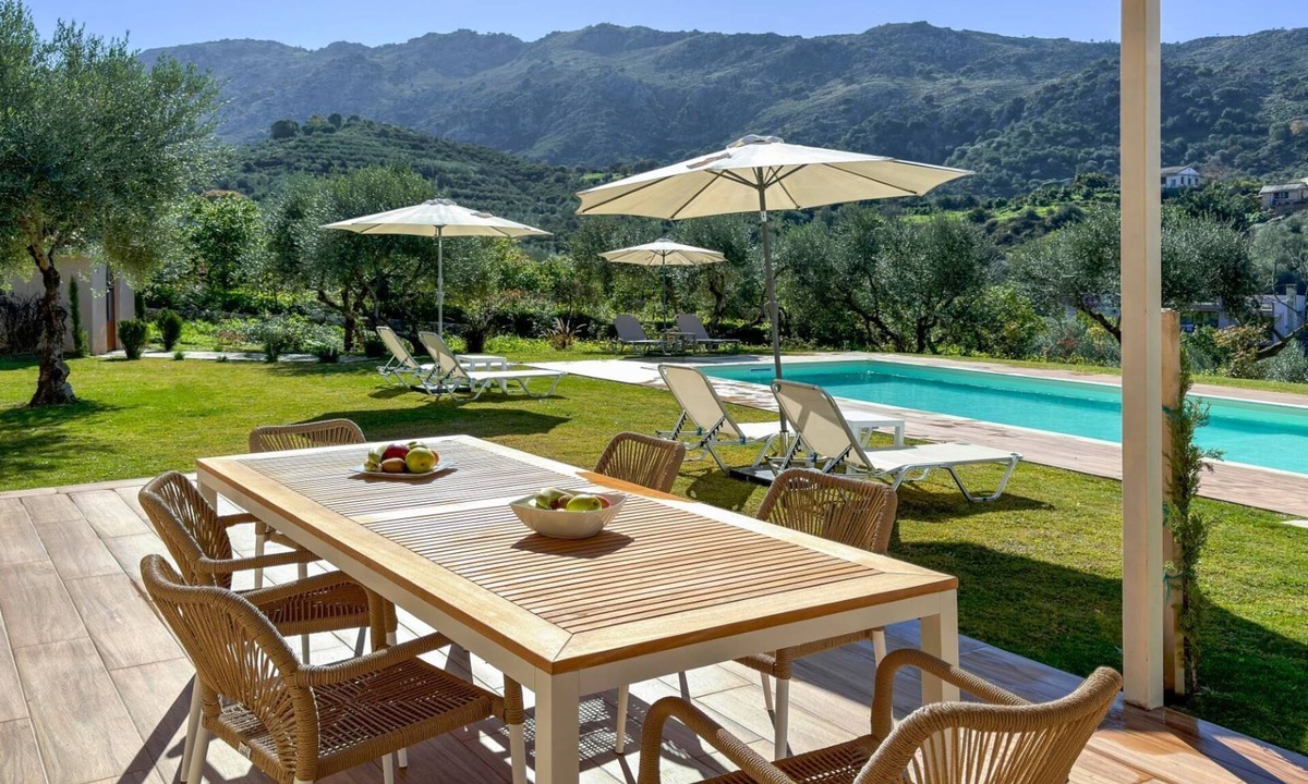 Varipetron Villa | Villa Adam
