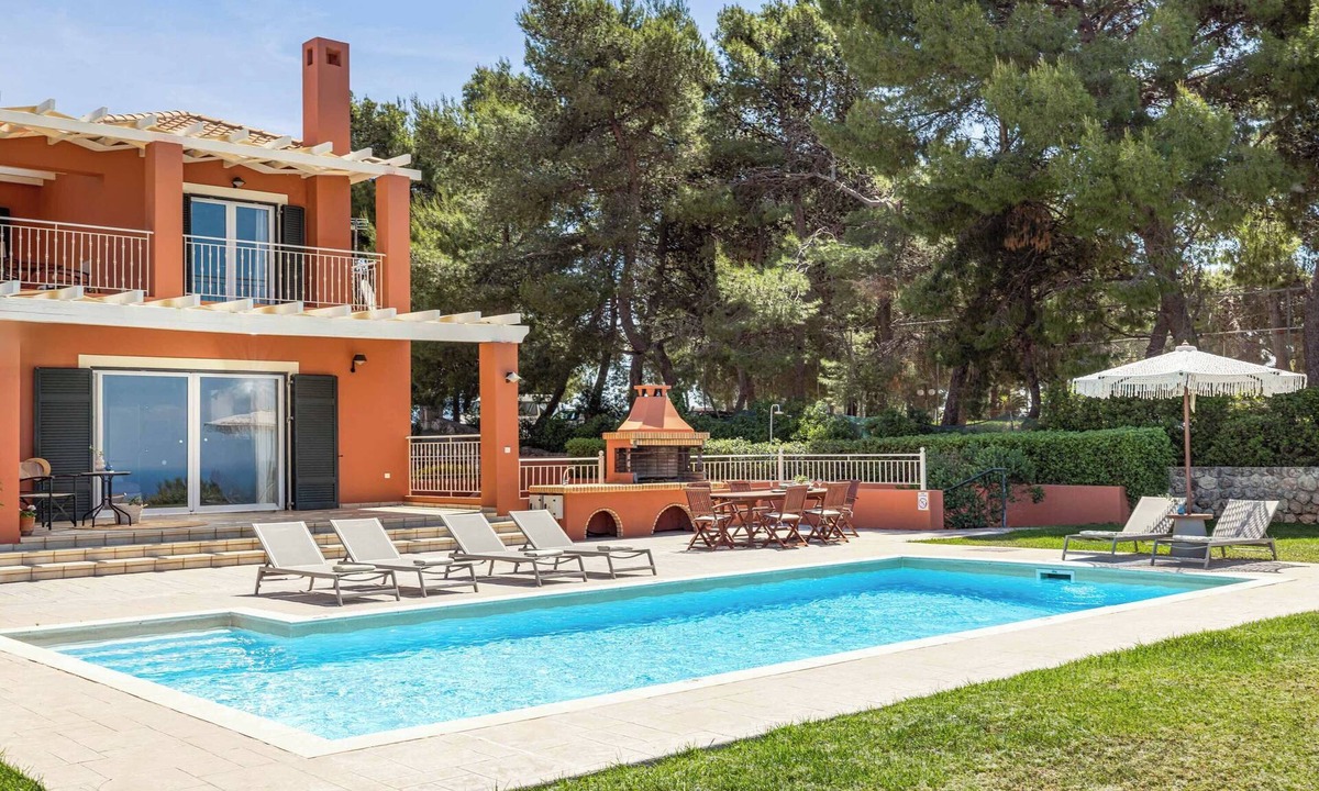 Lakithra Villa | Villa Agnandi - Four Bedroom Villa, Sleeps 9