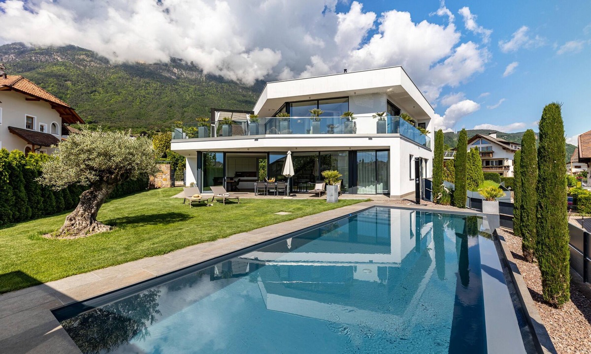 St. Pauls Villa | Villa 'Aich' with Mountain View, Private Pool and Sauna