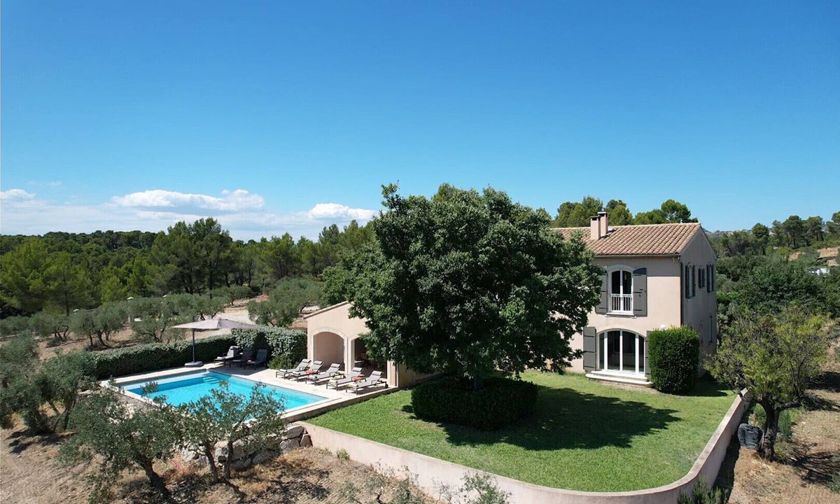 Mouries Villa | Villa air-conditioning heated swimming pool Alpilles view Mouries