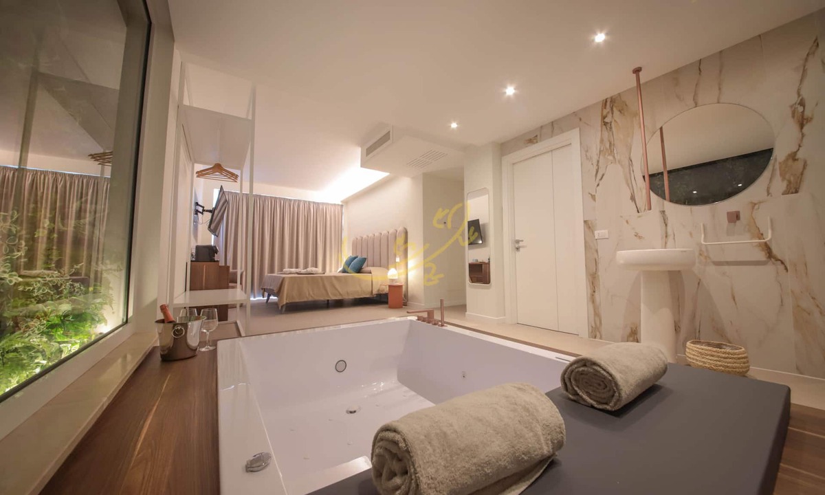 Alberobello Villa | Villa Alberobbè - Six Bedroom Villa, Sleeps 12