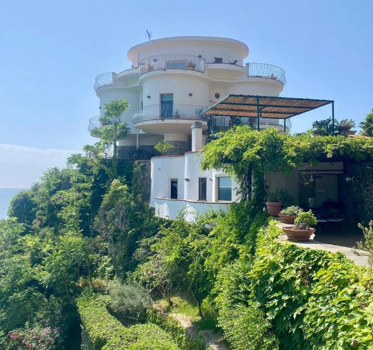 Caminia Villa | Villa Alcado