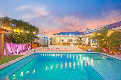 Esmeralda Villa | Villa Amara Lux Stay Near Arashi Beach by LUCHA