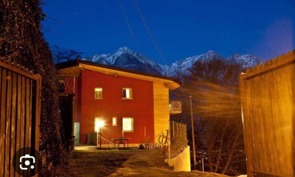 Edolo Bed & Breakfast | Villa Amaranta room & breakfast