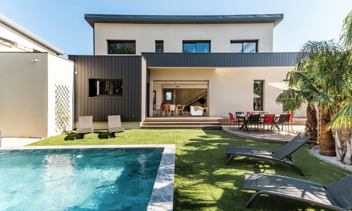 Le Grau-dʼAgde Villa | Villa Amphitrite Share, beach & happiness