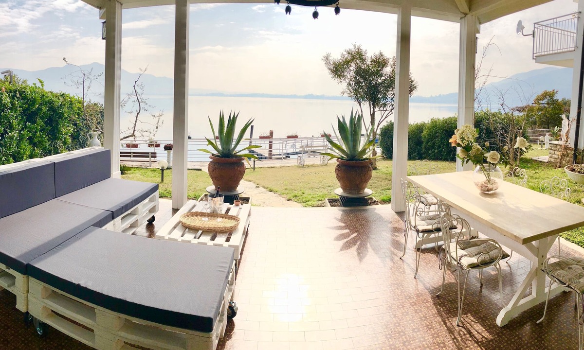 Predore House | Villa Anastasye