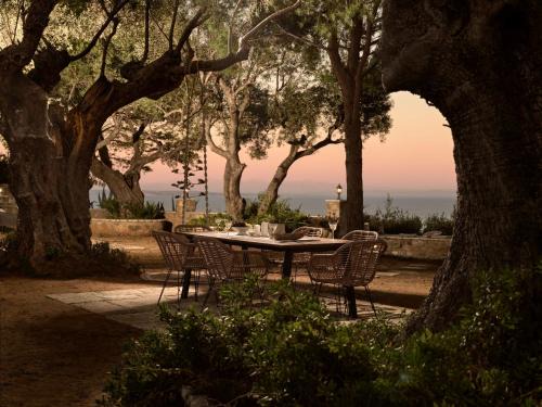 Akrotiri House | Villa Anatoli - Tranquil Escape with Scenic Views, by ZanteWize